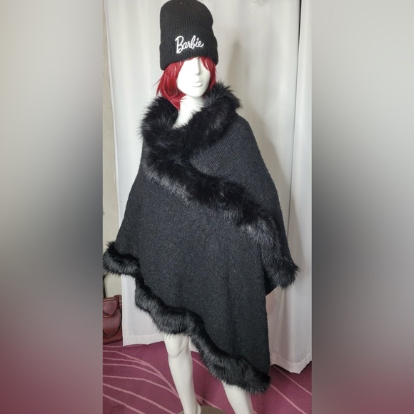 Knitted Pullover Women’s poncho - Picture 5 of 6